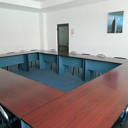 Hotel Iris Tîrnăveni Zewnętrze zdjęcie
