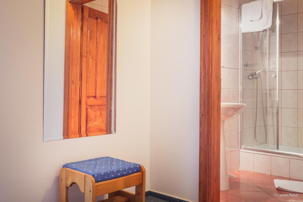 Hotel Iris Tîrnăveni Zewnętrze zdjęcie