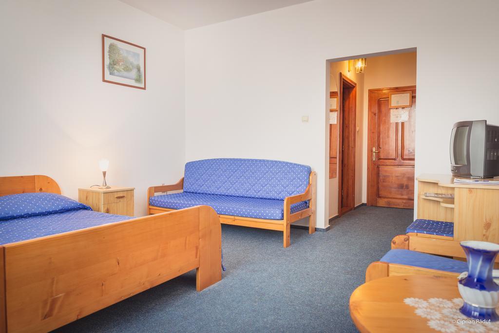 Hotel Iris Tîrnăveni Zewnętrze zdjęcie