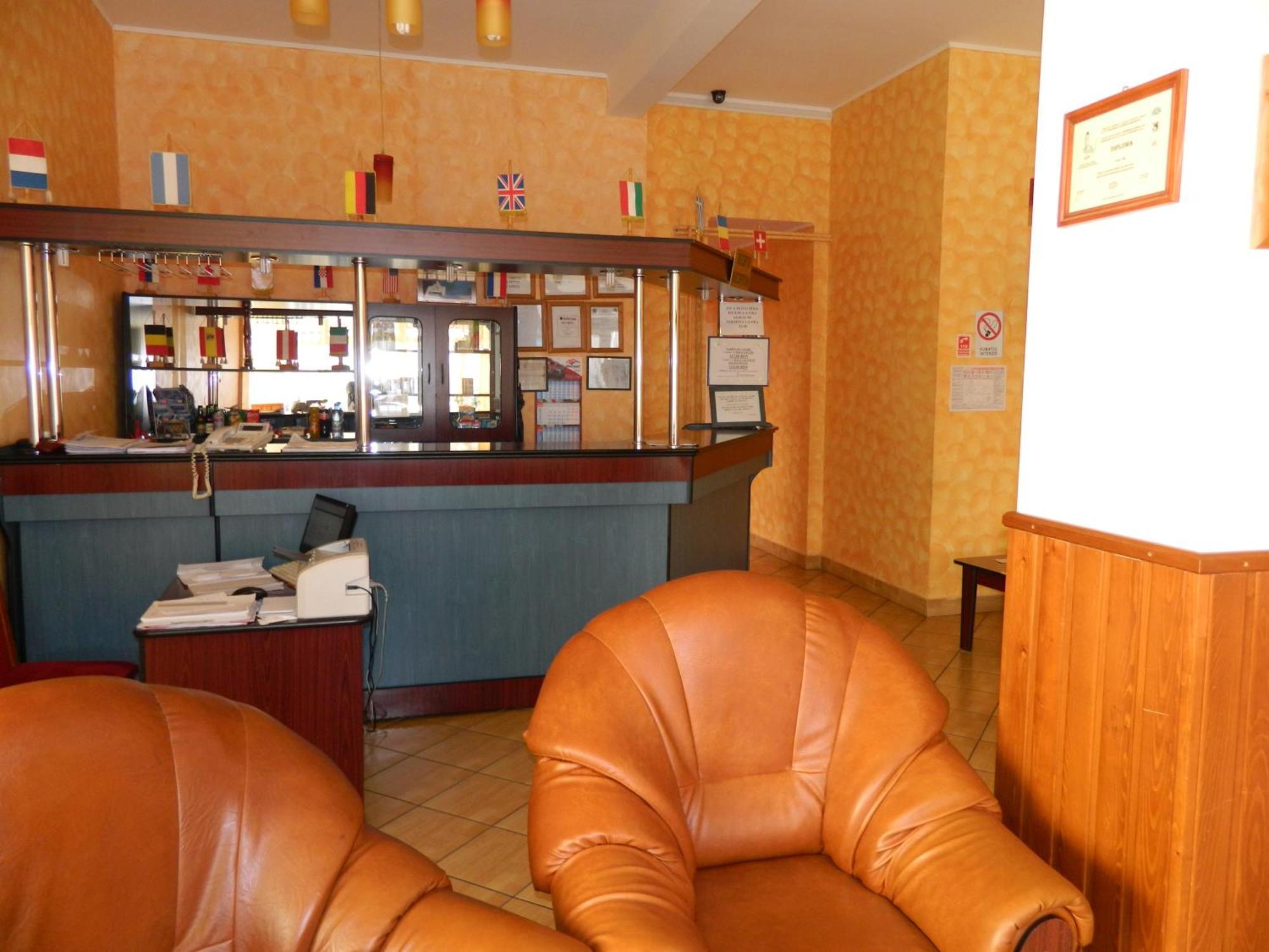 Hotel Iris Tîrnăveni Zewnętrze zdjęcie